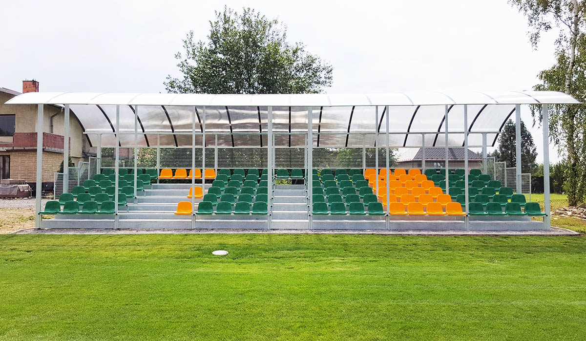 Tribuna Lučina, pohled z přední strany